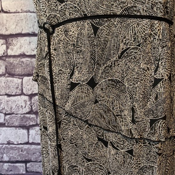 Connected Apparel Black & Ivory Short Sleeve Dress - Picture 4 of 13